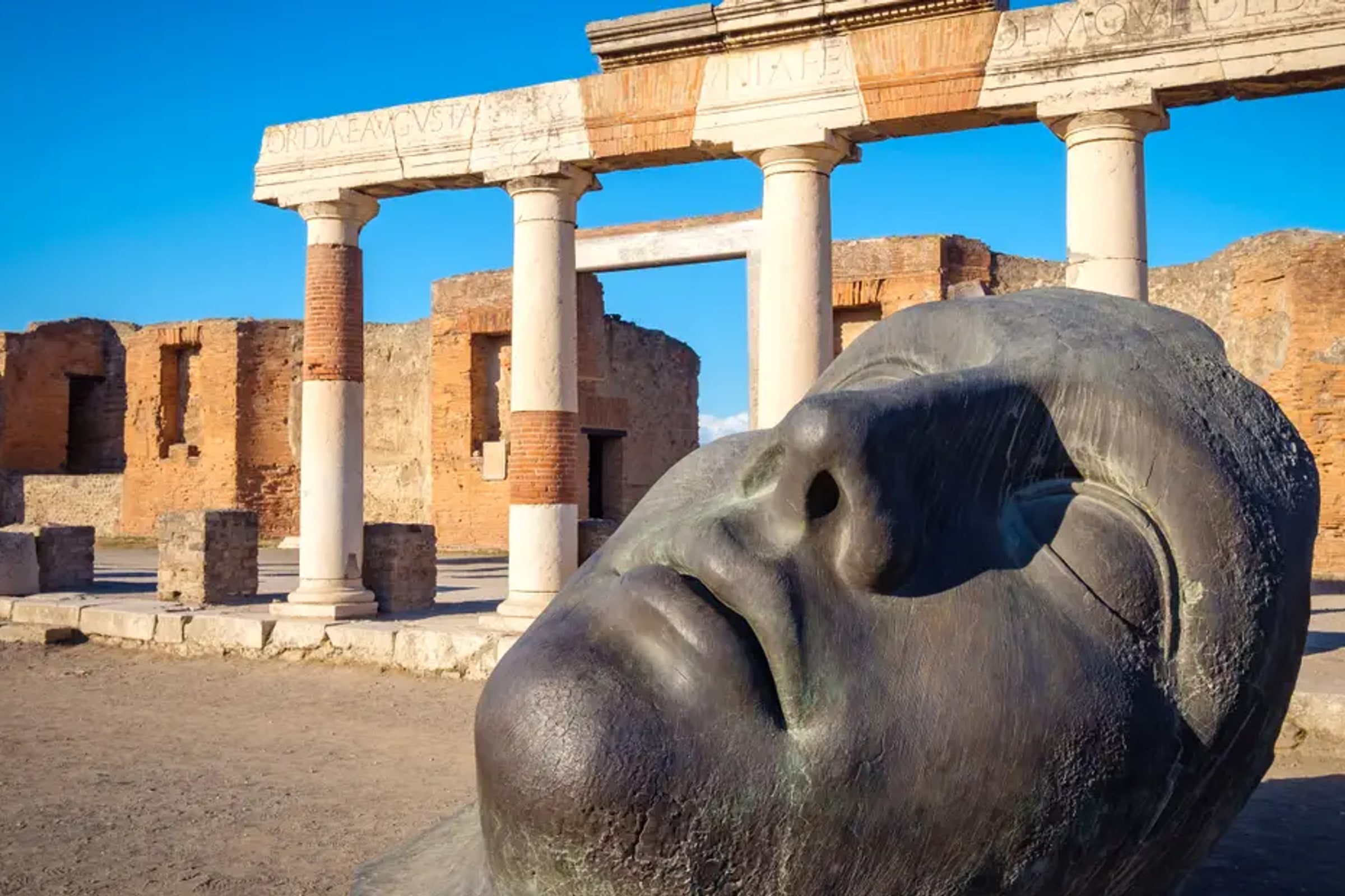 Day Trip from Naples: Pompeii and Mount Vesuvius